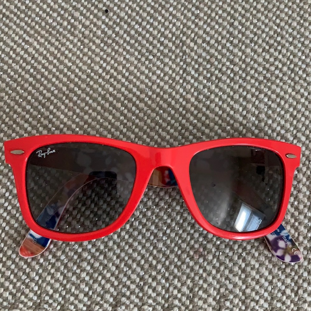 Red ray bans 22mm